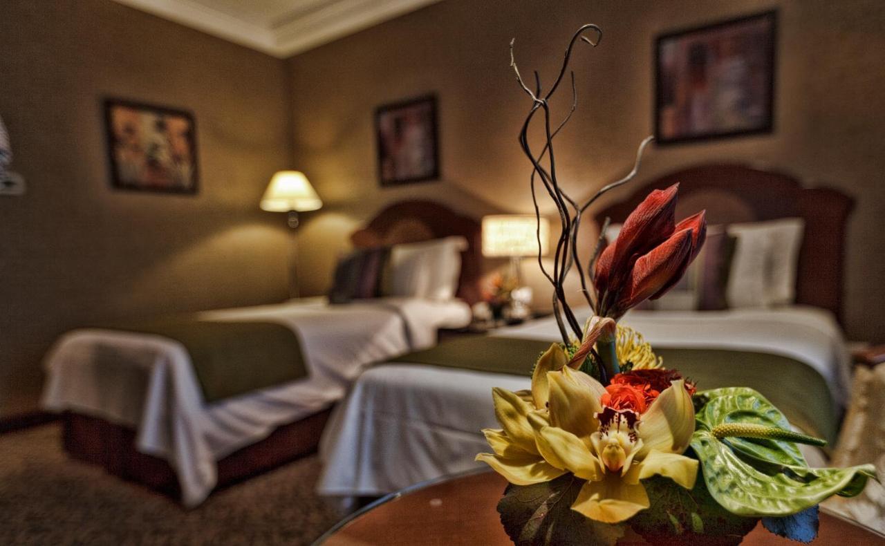 Grand Regency Doha, Trademark Collection By Wyndham Dış mekan fotoğraf A guest room at the hotel