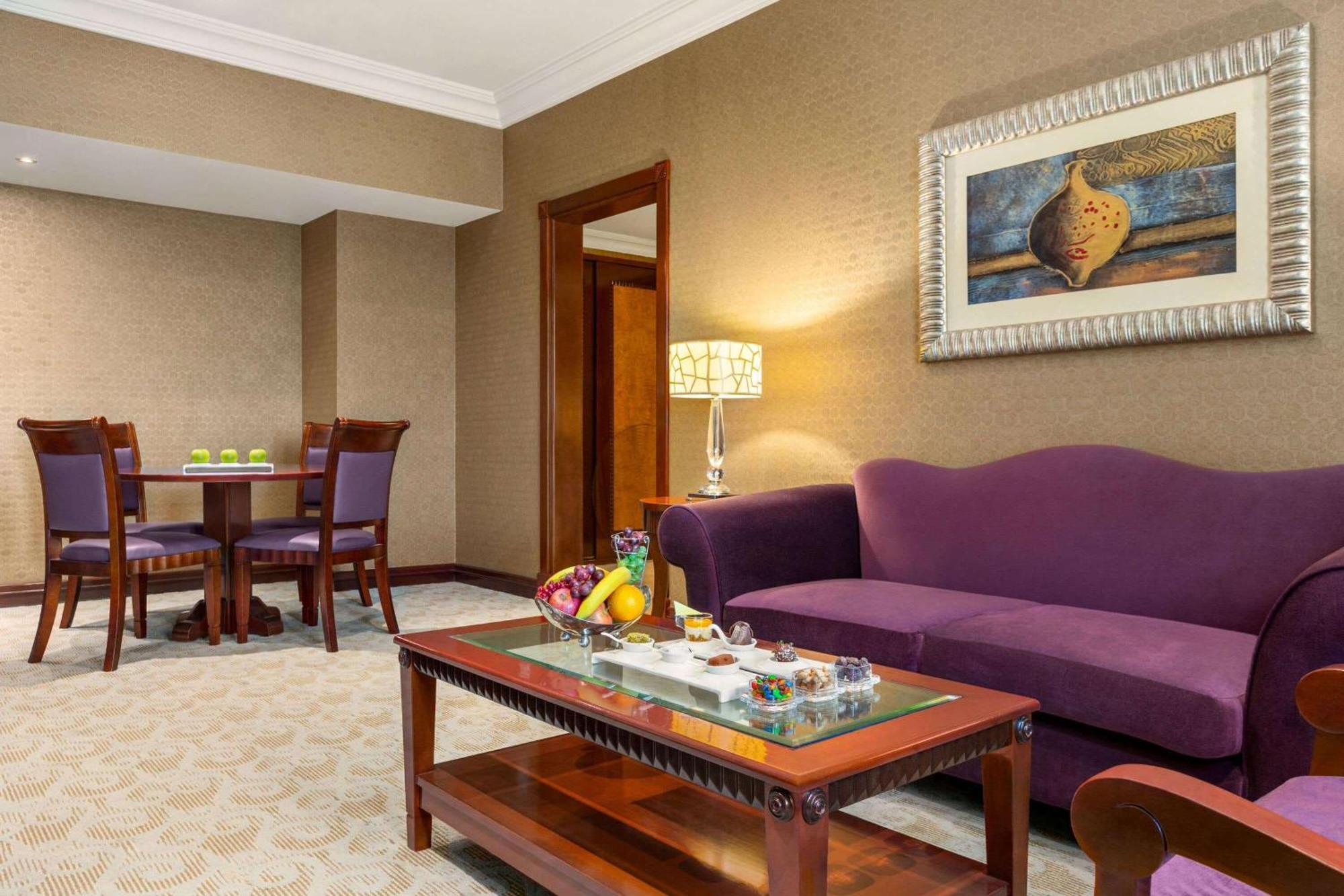 Grand Regency Doha, Trademark Collection By Wyndham Dış mekan fotoğraf Suite
