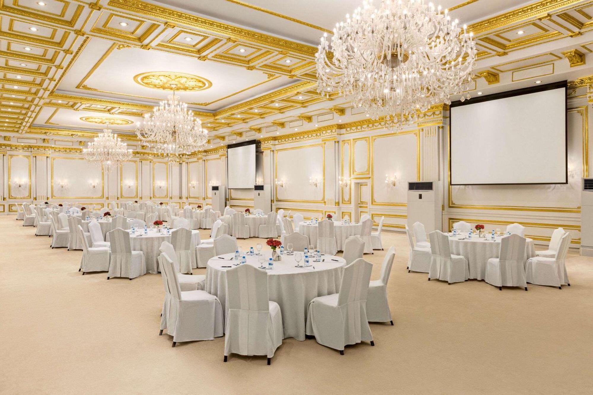 Grand Regency Doha, Trademark Collection By Wyndham Dış mekan fotoğraf The ballroom